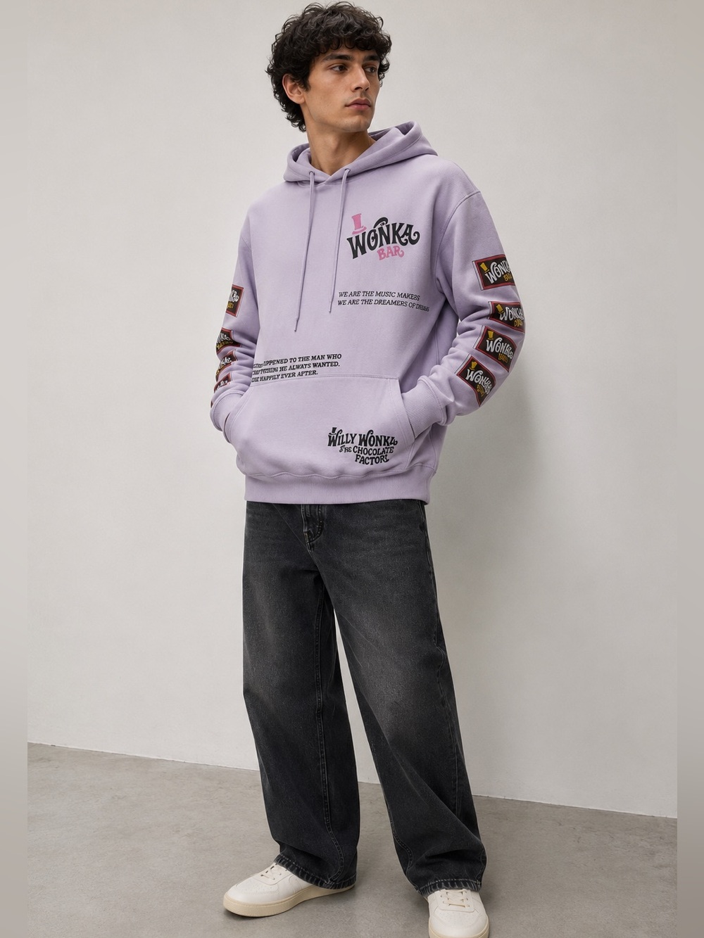 Willy Wonka Chocolate Factory Lavender Graphic Pullover Hoodie Men’s Medium